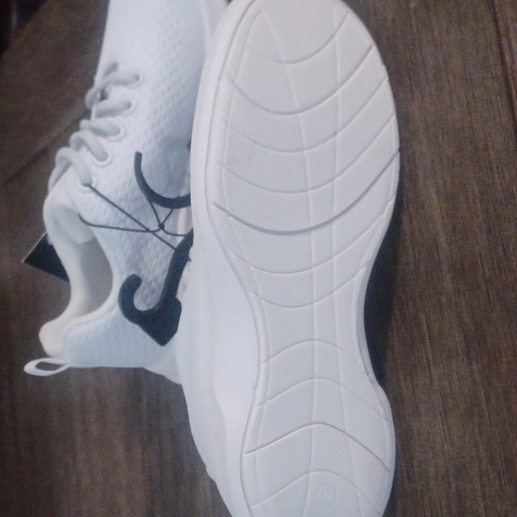 Athletic works Women's Memory Foam sneaker size 6 color White - Picture 8 of 8